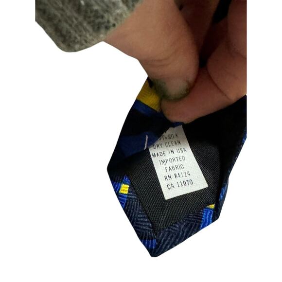 Ralph Marlin RM Style Police Squares Badge 911 Gun Handcuffs 1998 Necktie - Picture 6 of 6